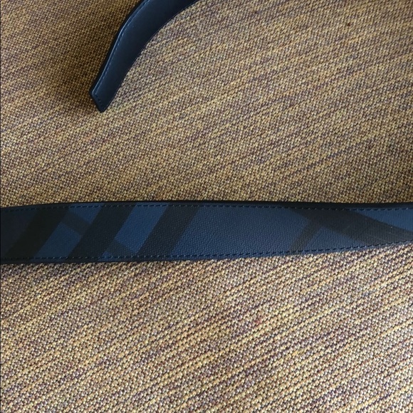 Burberry Belt Size 30 - Picture 4 of 6